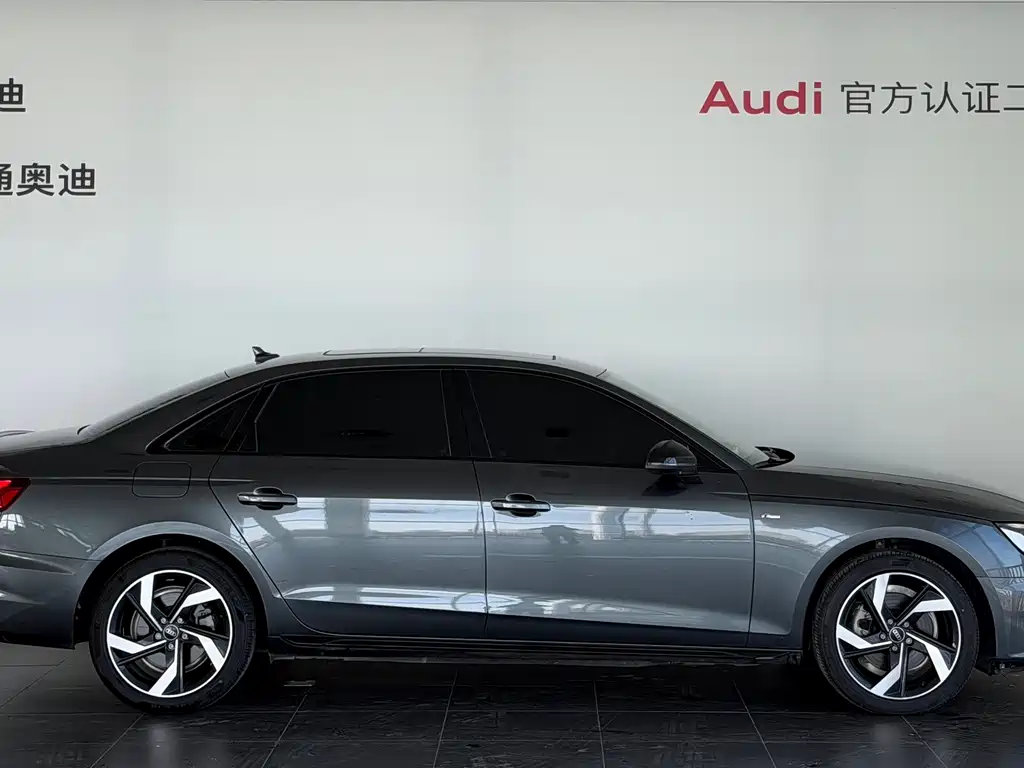 Audi A4L — фото 5