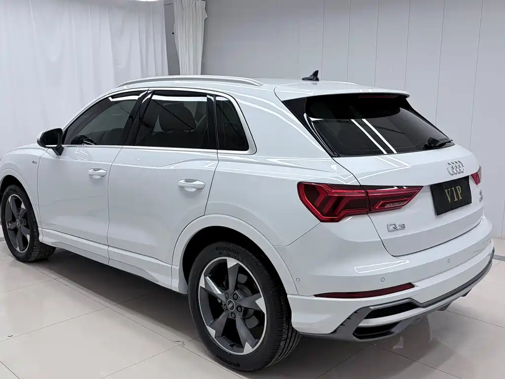Audi Q3 — фото 6