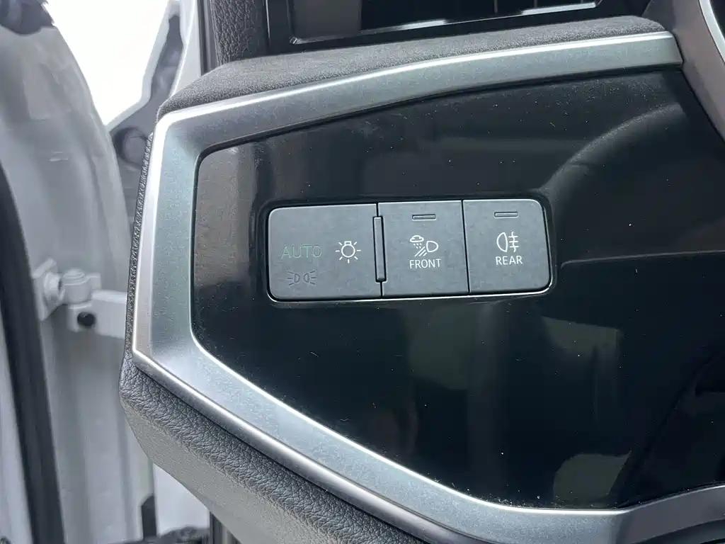 Audi Q3 — фото 23