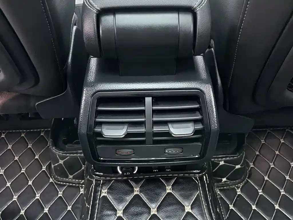 Audi Q3 — фото 28