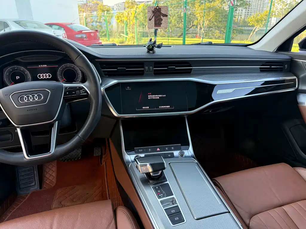 Audi A6L — фото 11