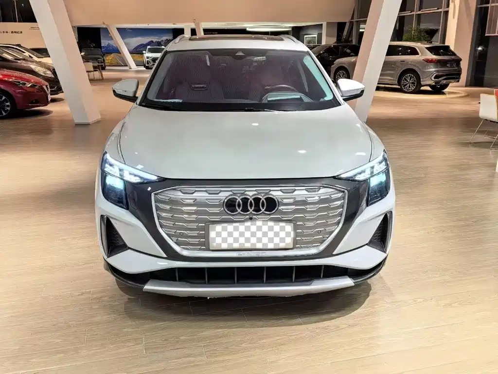 Audi Q5 e-tron — фото 2