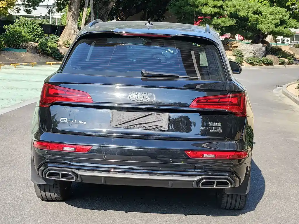Audi Q5L — фото 20
