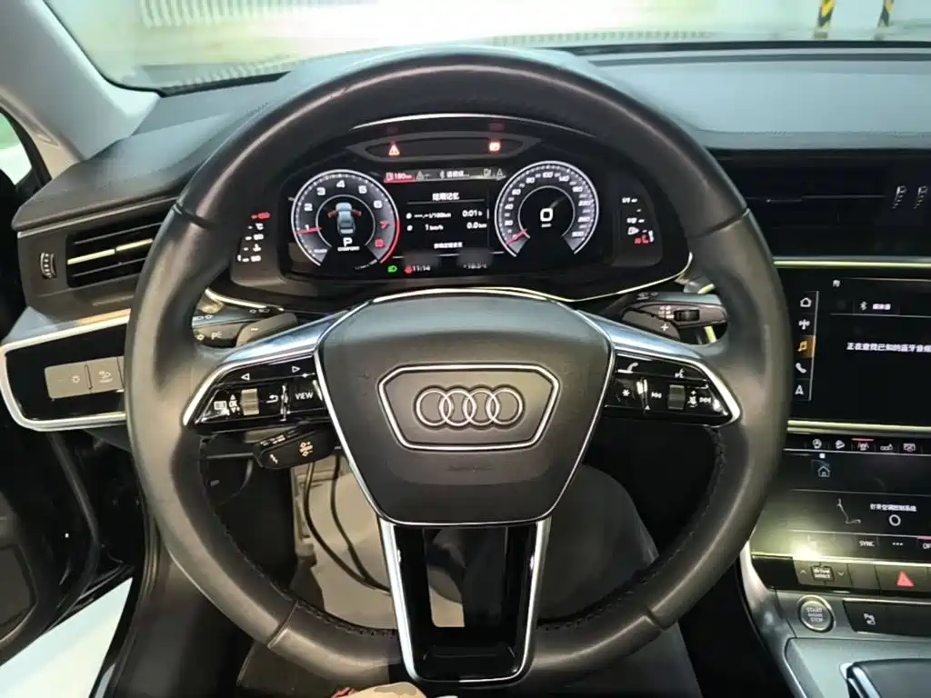Audi A6L — фото 11