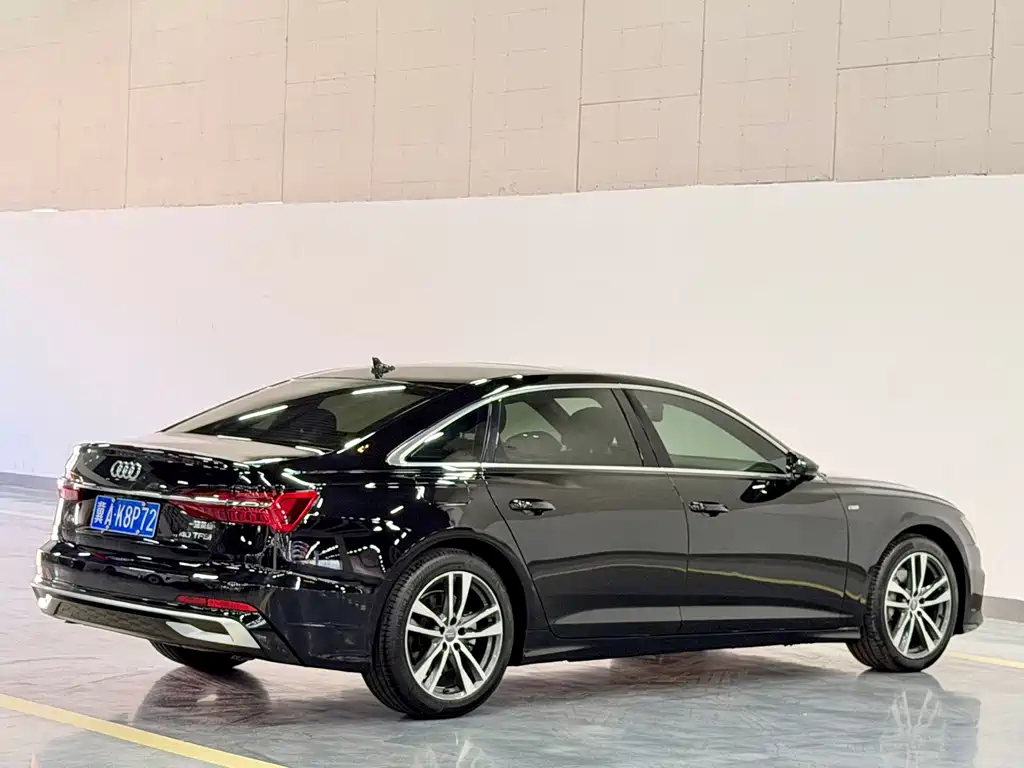 Audi A6L — фото 10