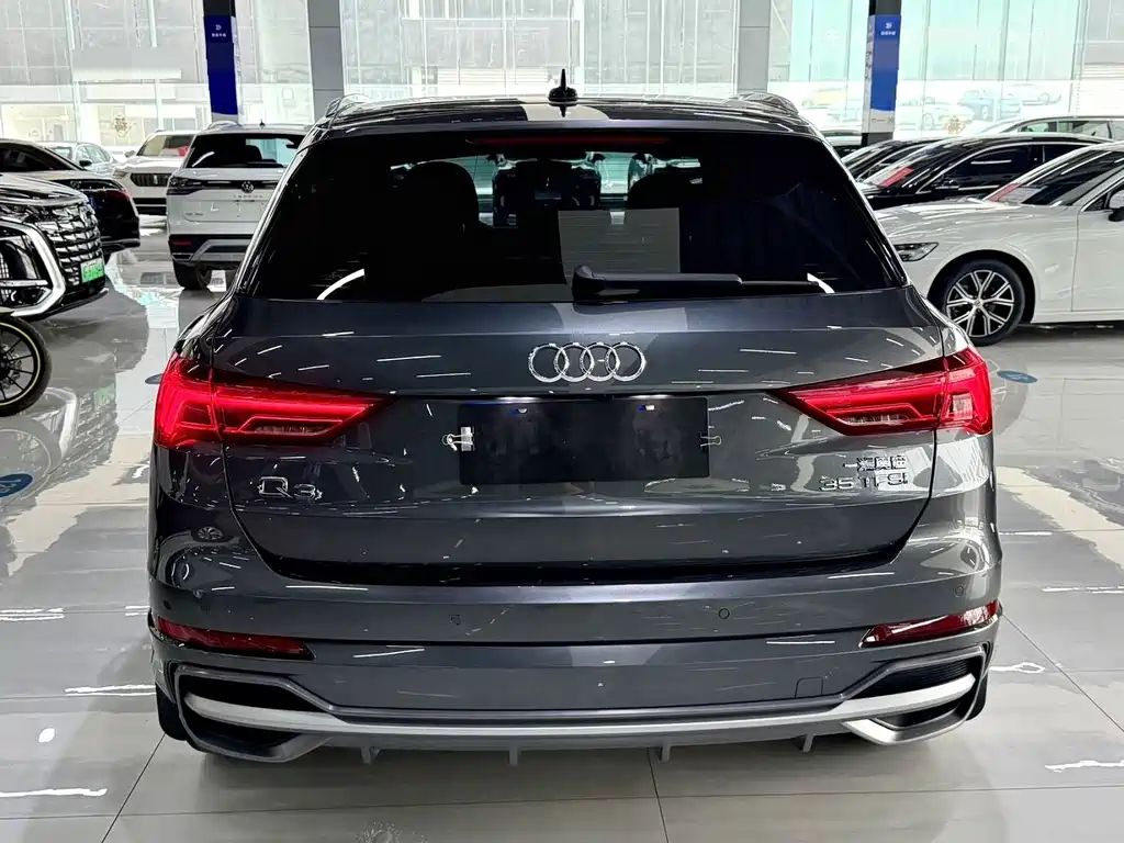 Audi Q3 — фото 10