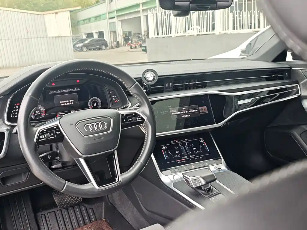 Audi A6L — фото 9