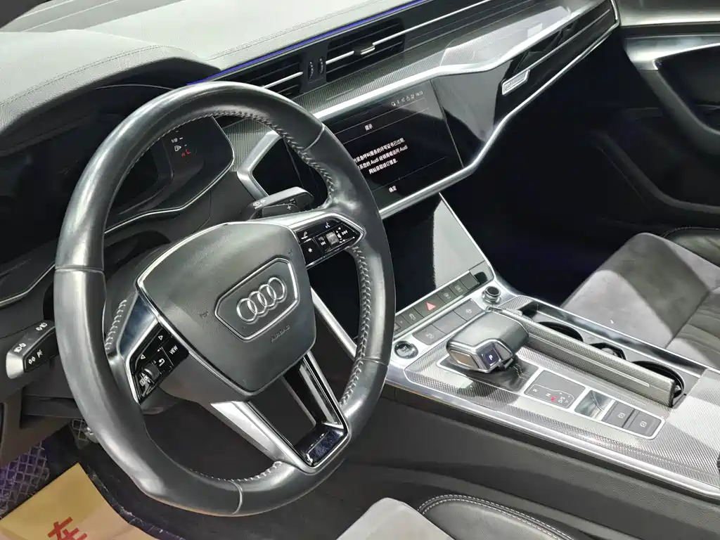 Audi A6L — фото 8