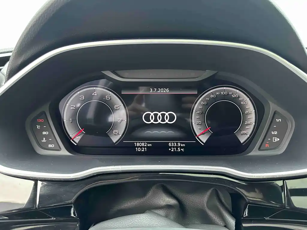 Audi Q3 — фото 18