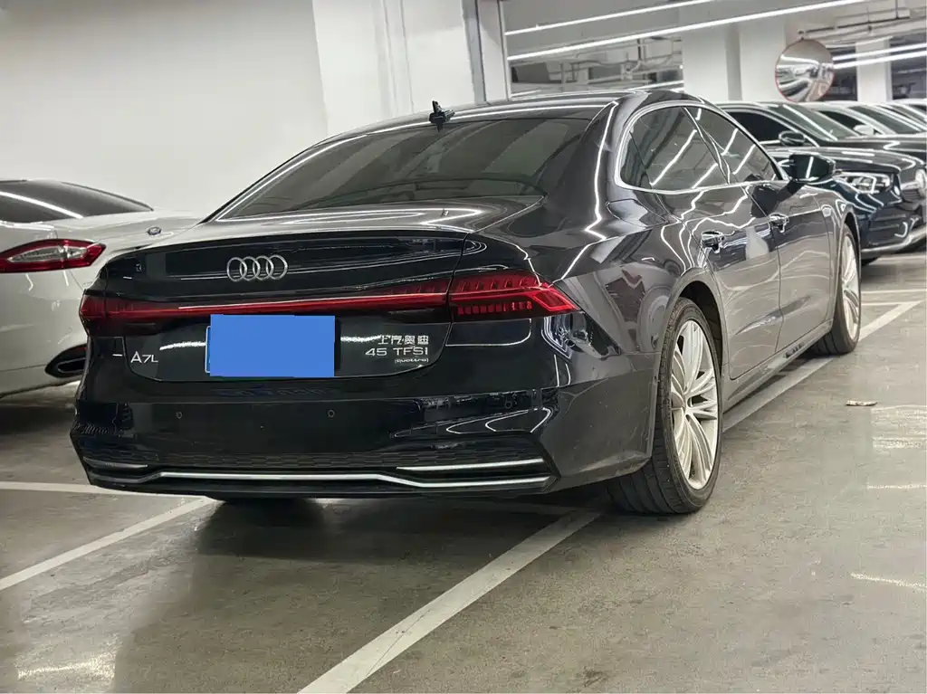 Audi A7L — фото 13
