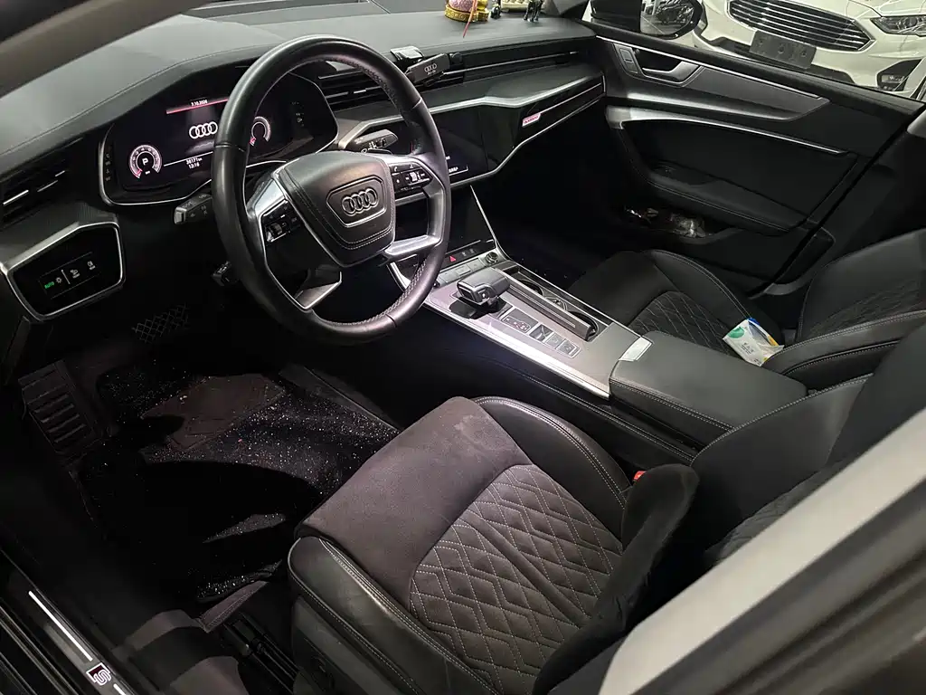 Audi A7L — фото 5