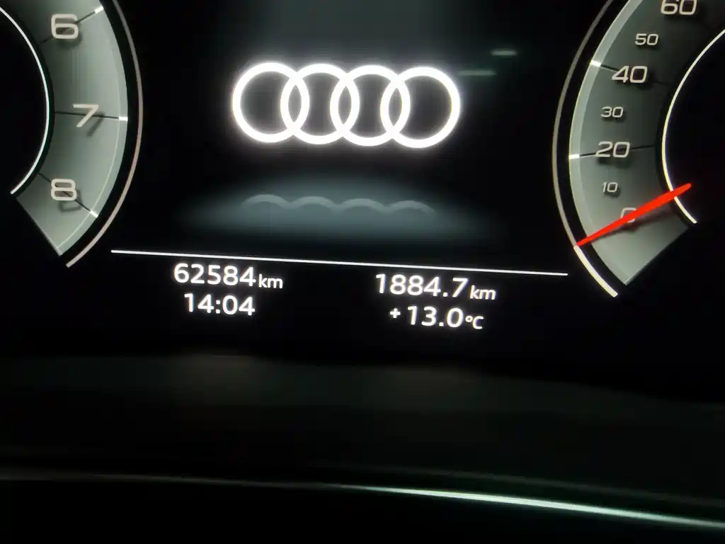 Audi A6L — фото 13