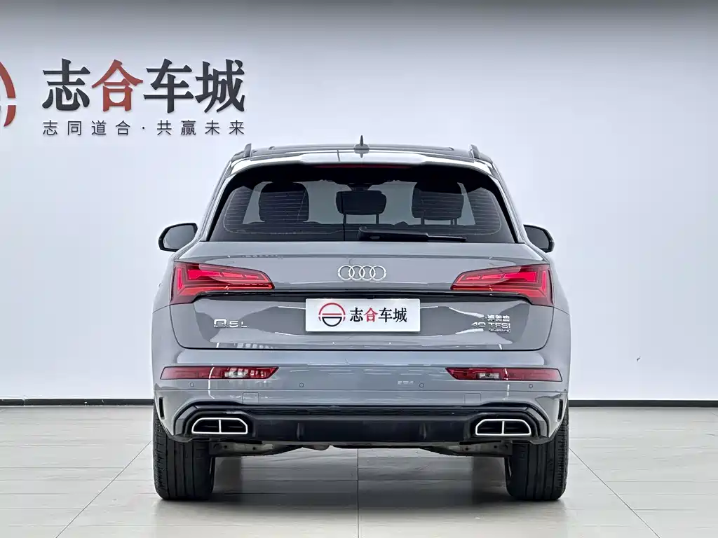 Audi Q5L — фото 15