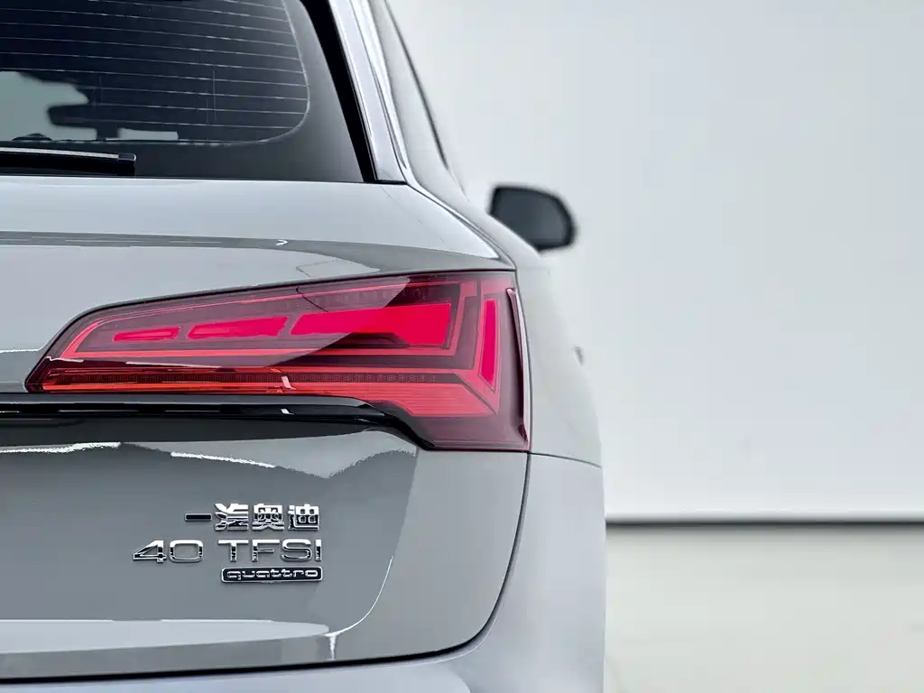 Audi Q5L — фото 4