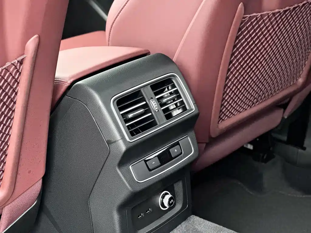 Audi Q5L — фото 8