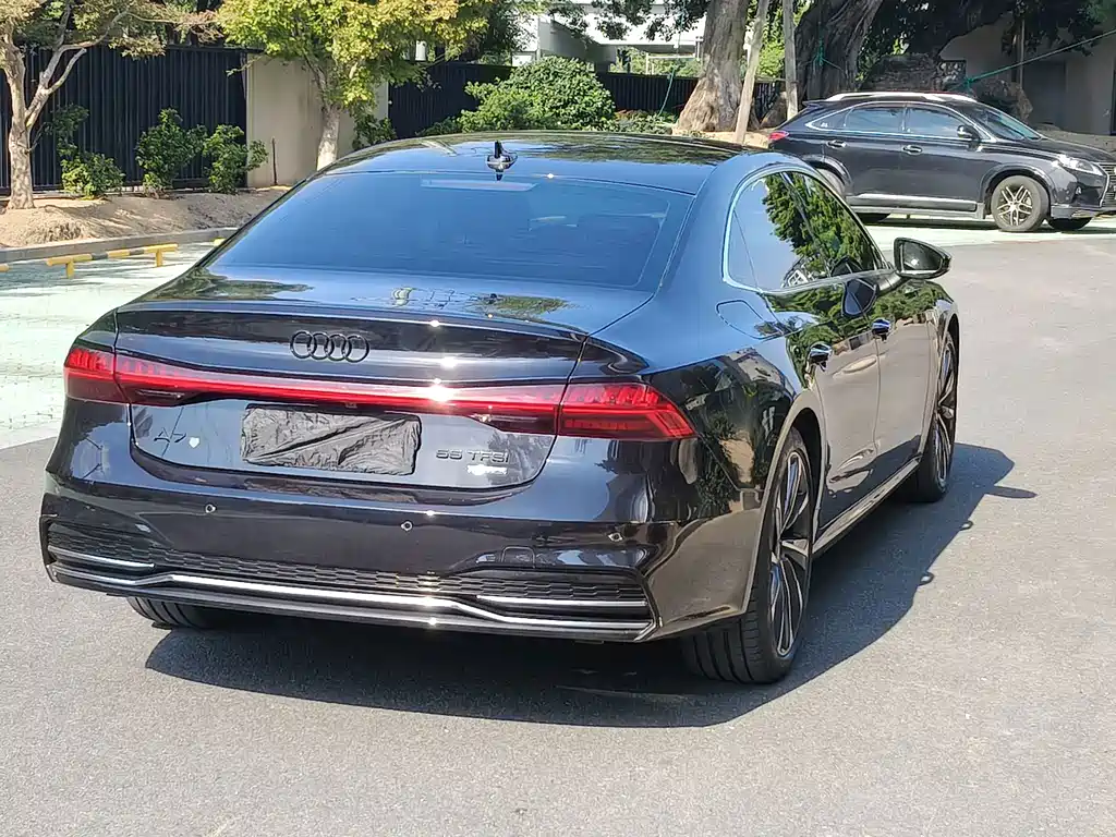Audi A7L — фото 18