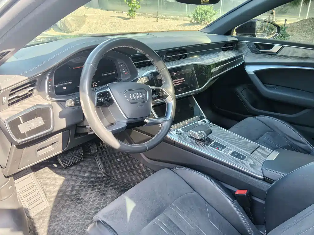 Audi A7L — фото 5