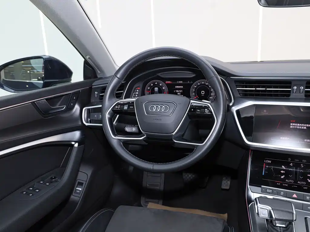 Audi A7L — фото 16