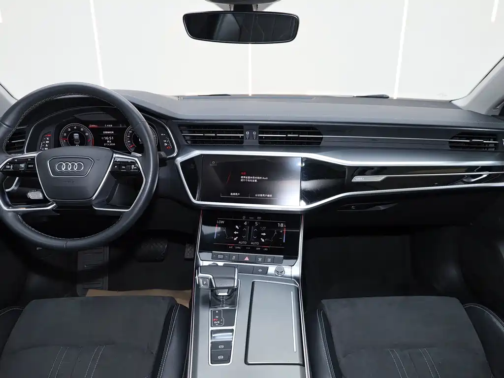 Audi A7L — фото 18