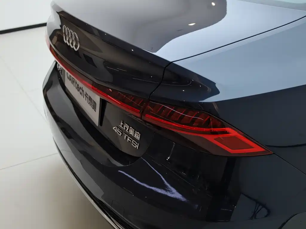 Audi A7L — фото 19