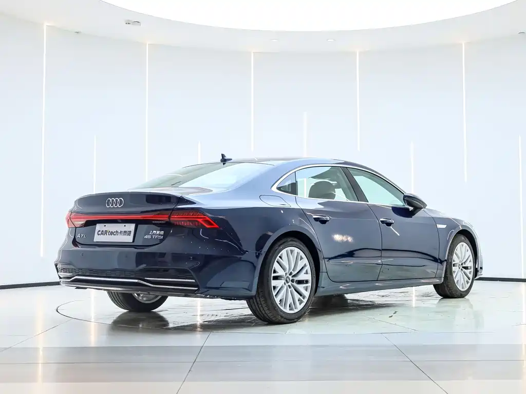 Audi A7L — фото 3