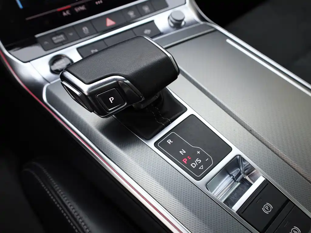 Audi A7L — фото 26