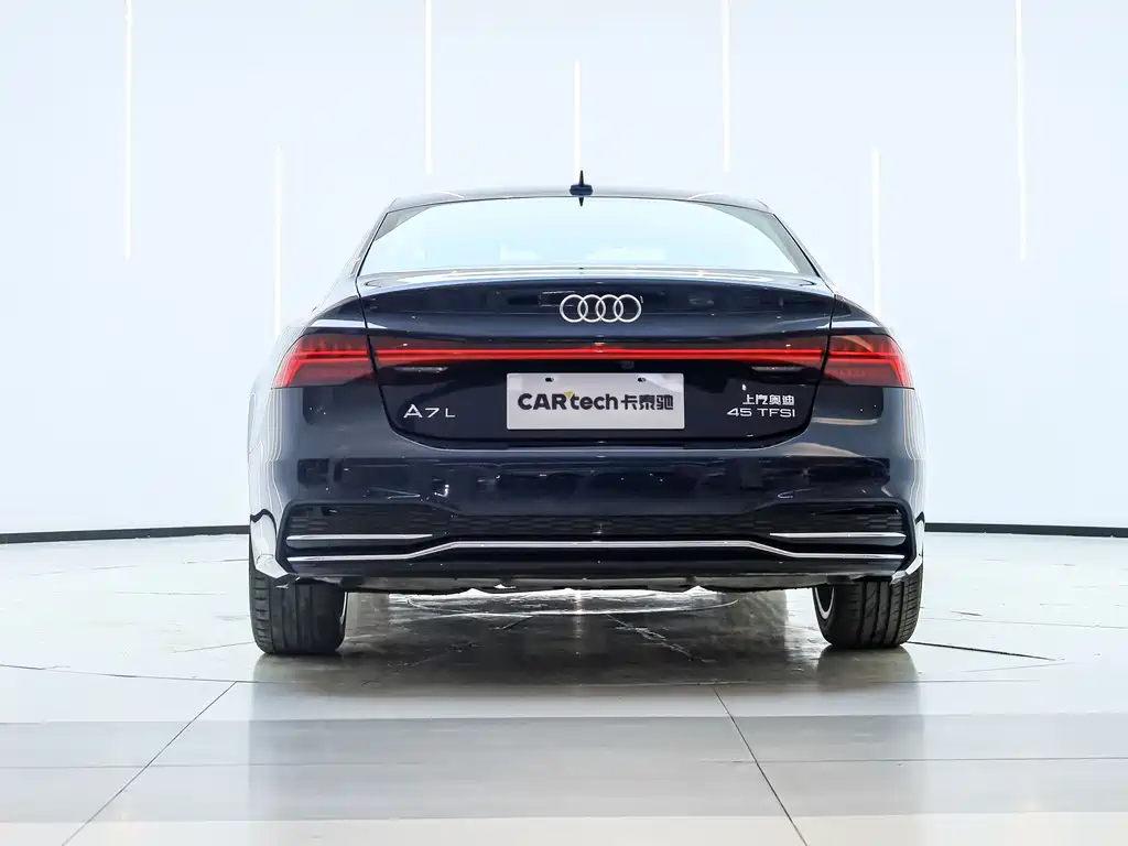 Audi A7L — фото 6
