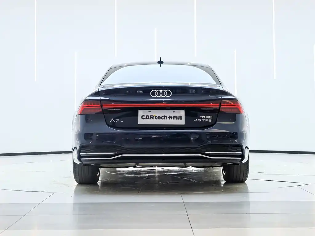 Audi A7L — фото 8