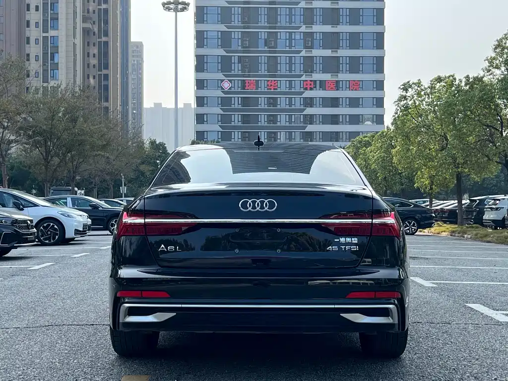 Audi A6L — фото 5