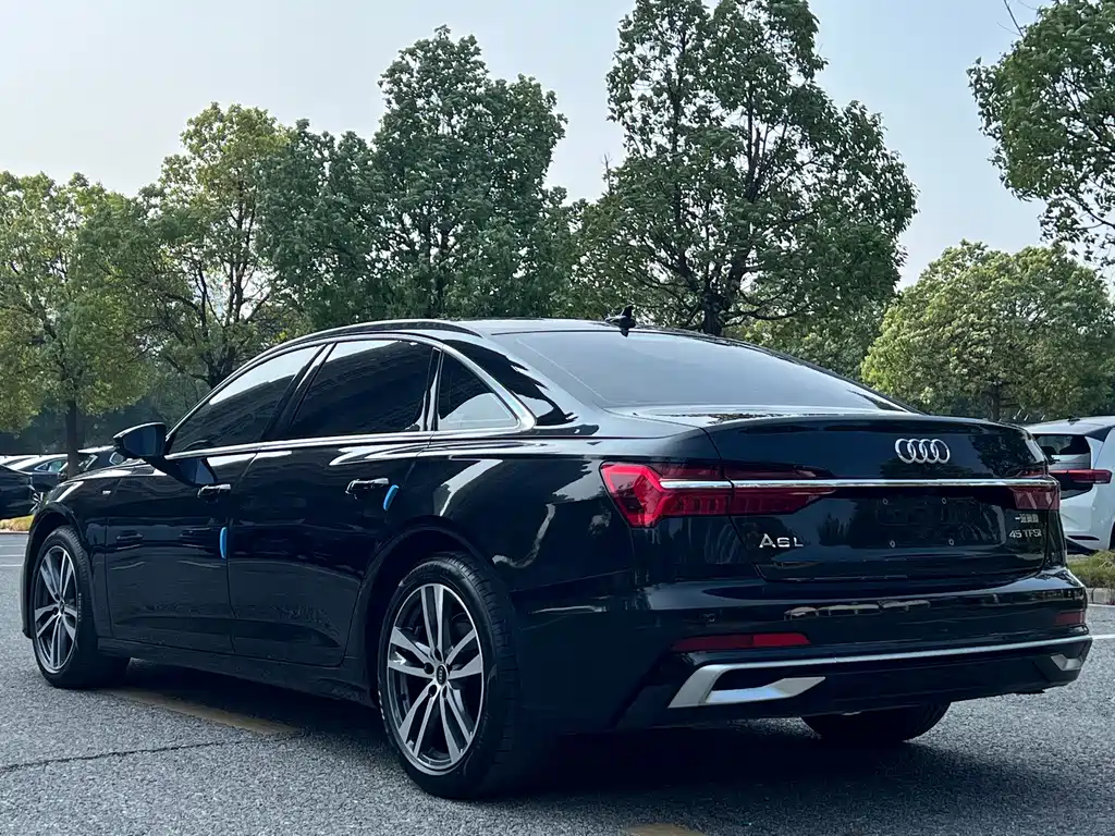 Audi A6L — фото 6
