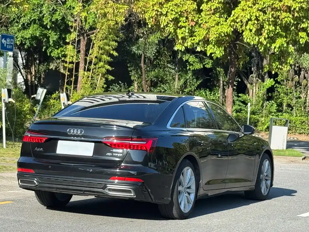 Audi A6L — фото 9