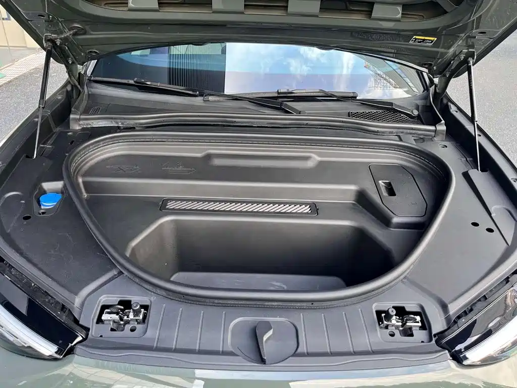 Audi Q6L e-tron — фото 13