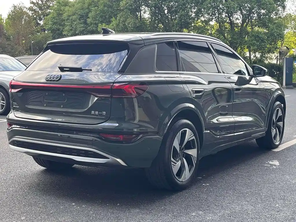 Audi Q6L e-tron — фото 5