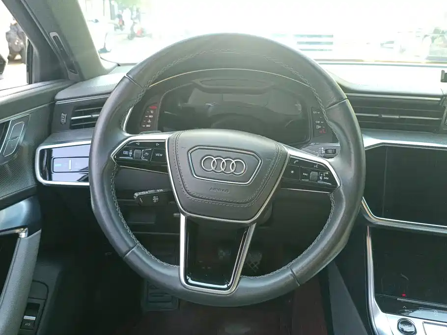 Audi A6L — фото 15