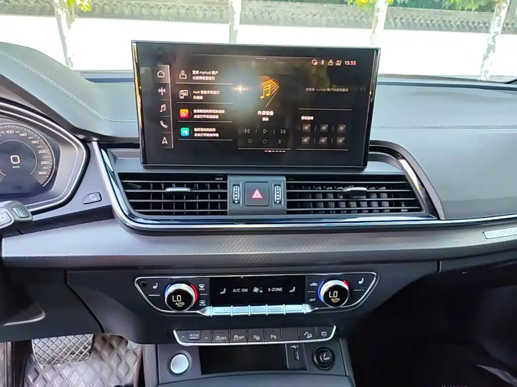 Audi Q5L Sportback — фото 13