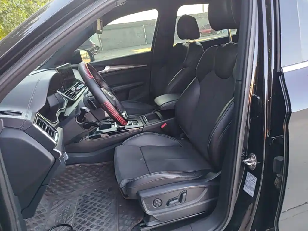 Audi Q5L Sportback — фото 15