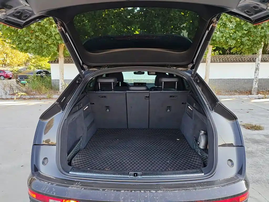 Audi Q5L Sportback — фото 19