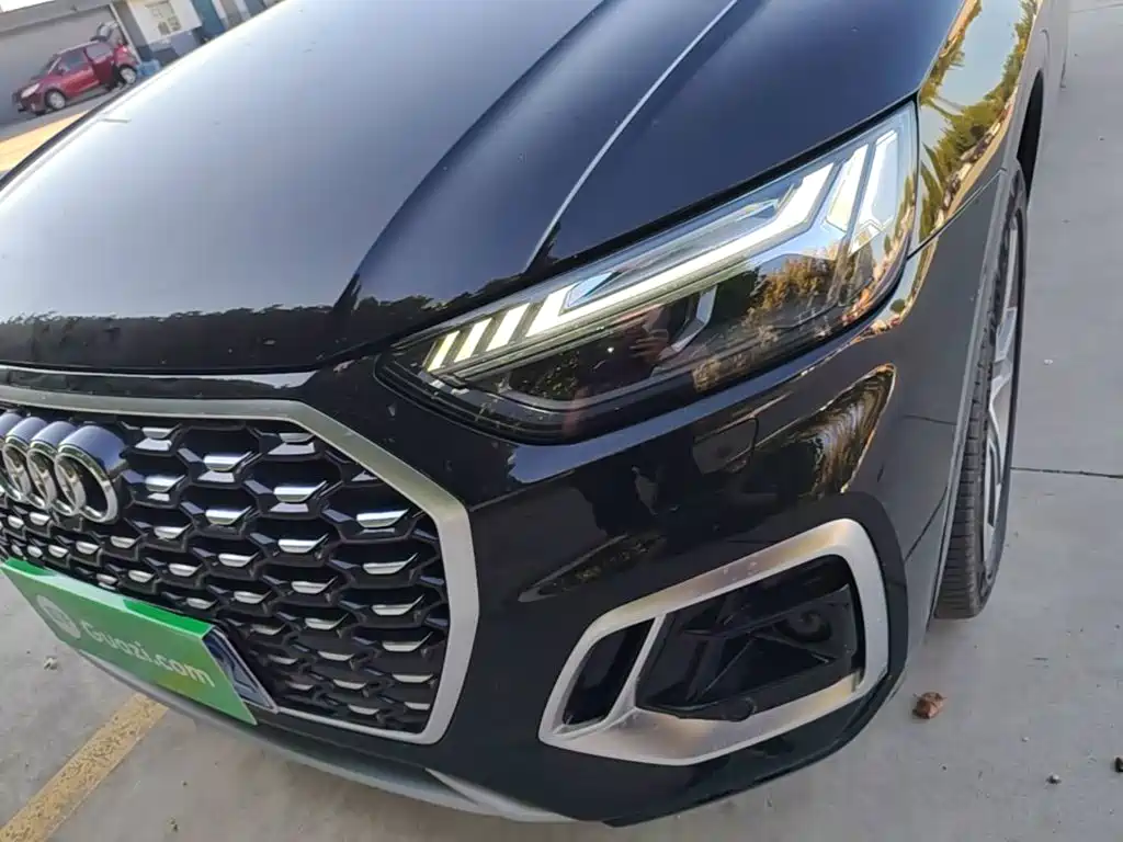 Audi Q5L Sportback — фото 24