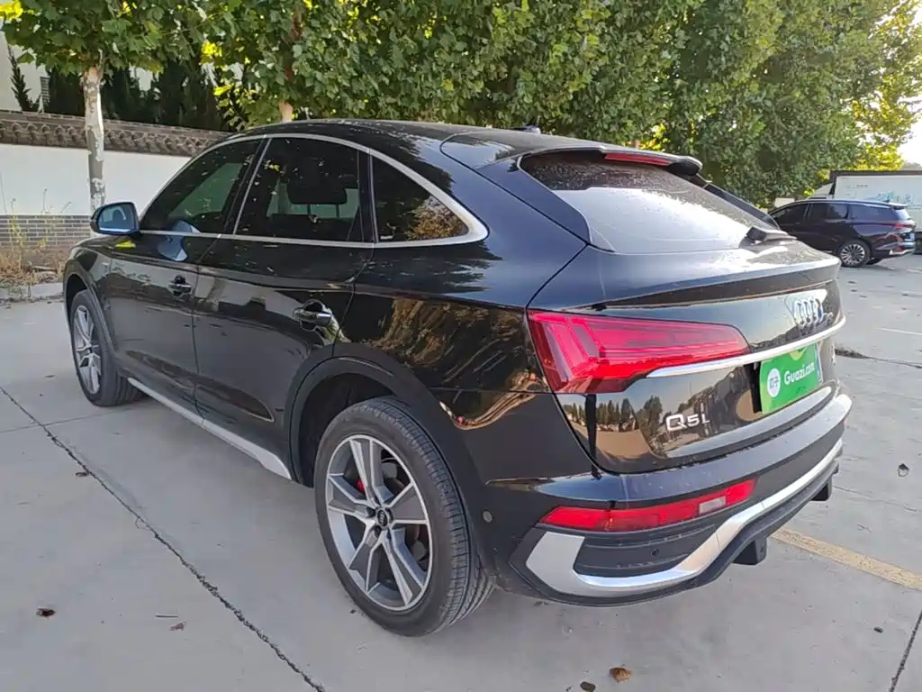 Audi Q5L Sportback — фото 5