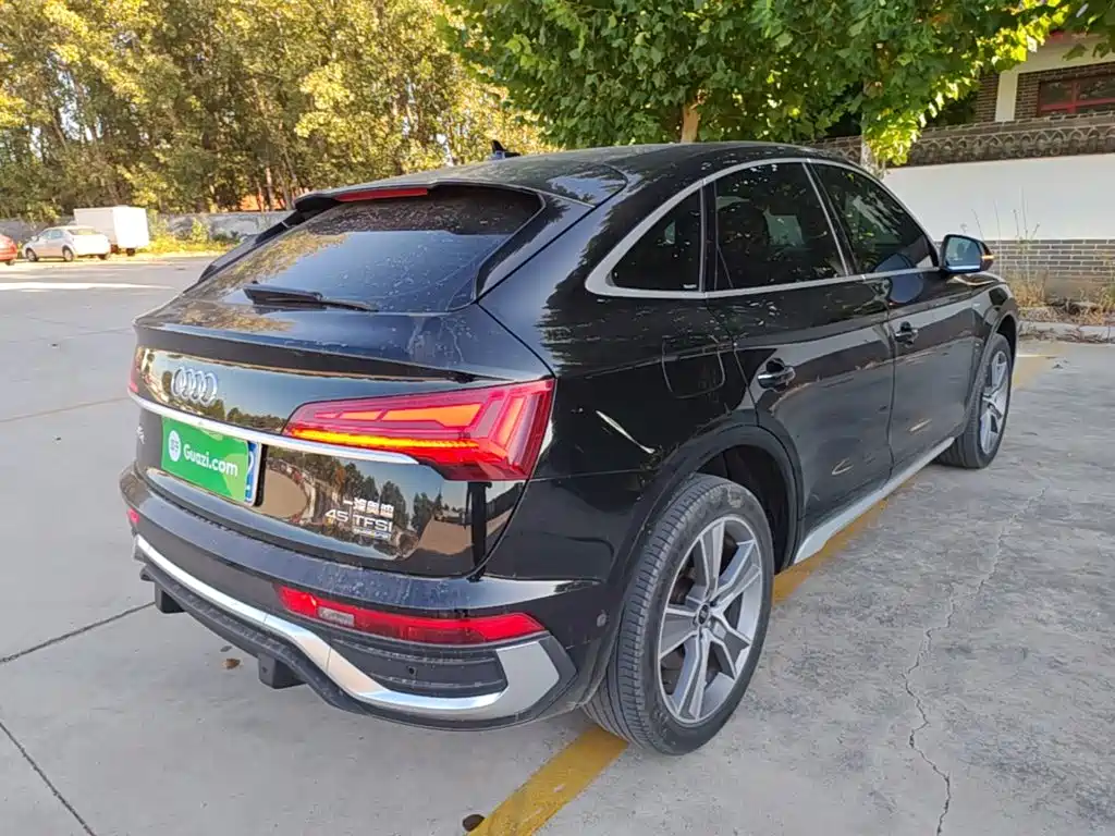 Audi Q5L Sportback — фото 7