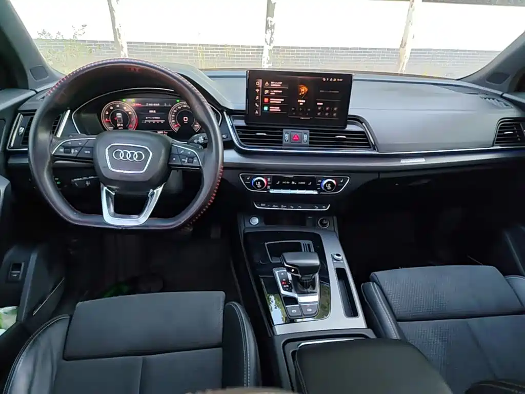 Audi Q5L Sportback — фото 10