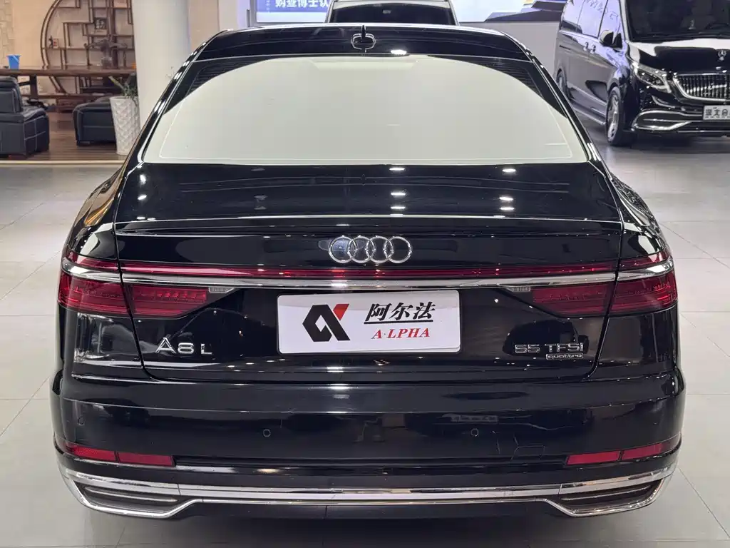 Audi A8 — фото 5