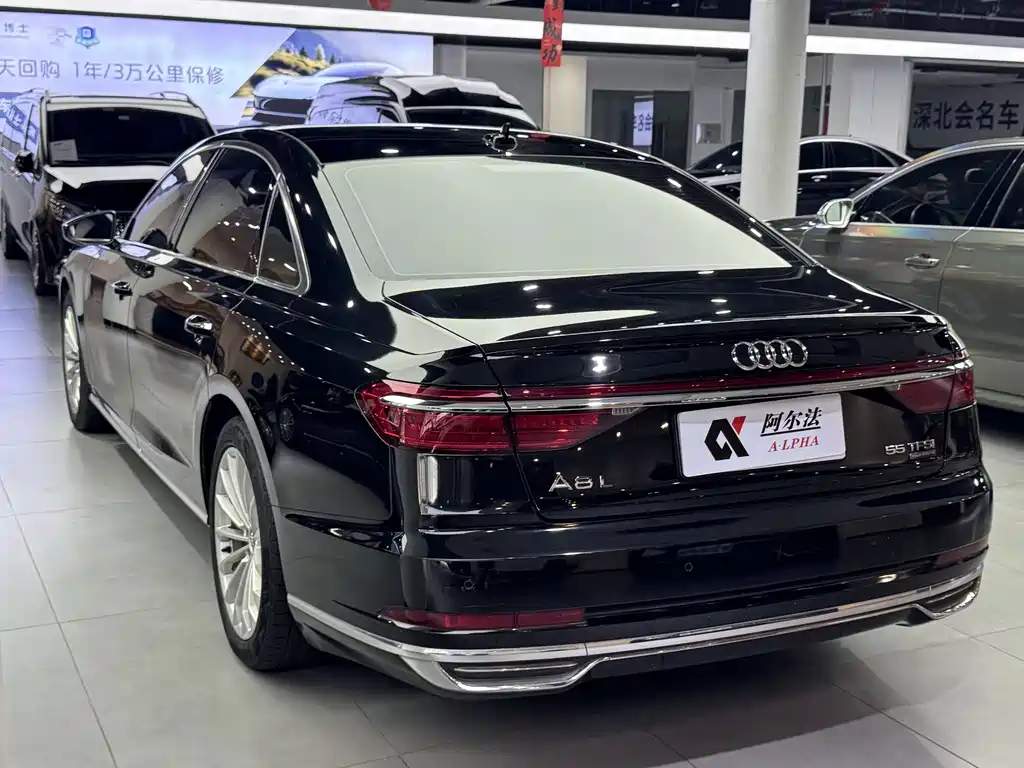 Audi A8 — фото 6