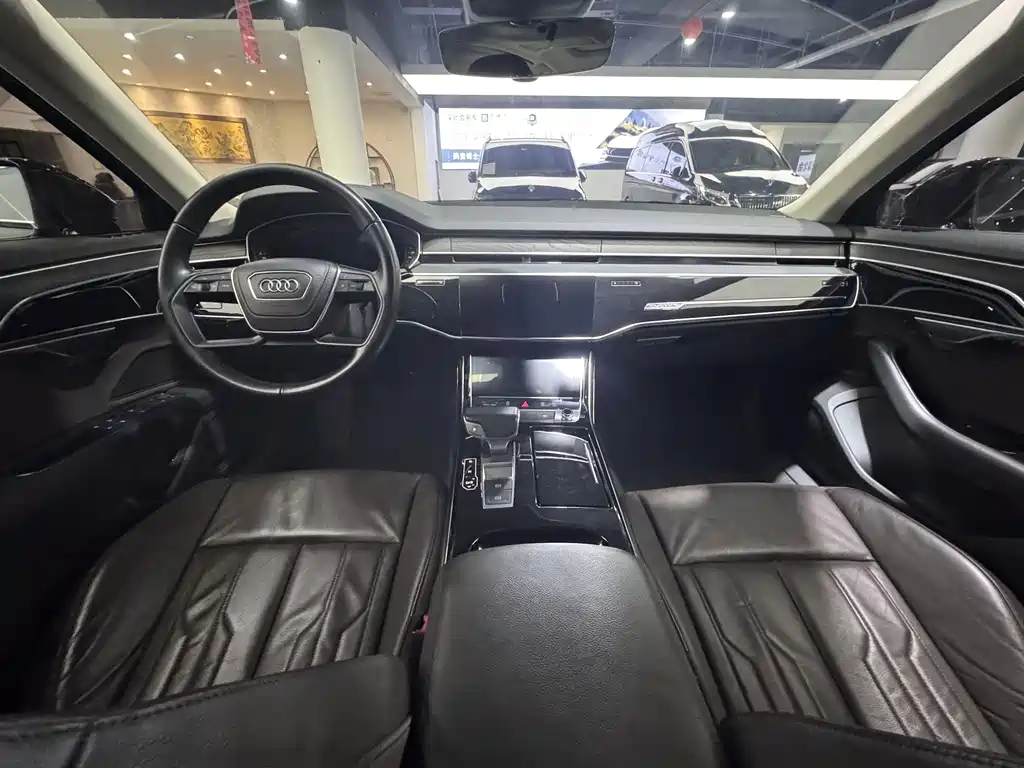 Audi A8 — фото 8