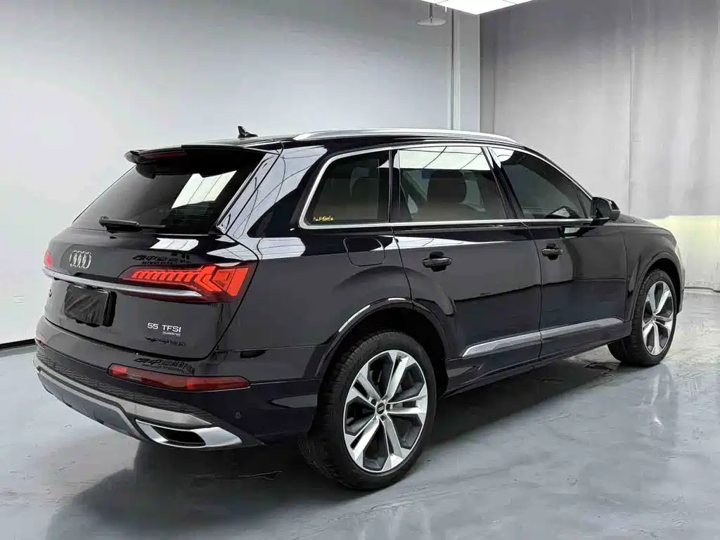 Audi Q7 — фото 7