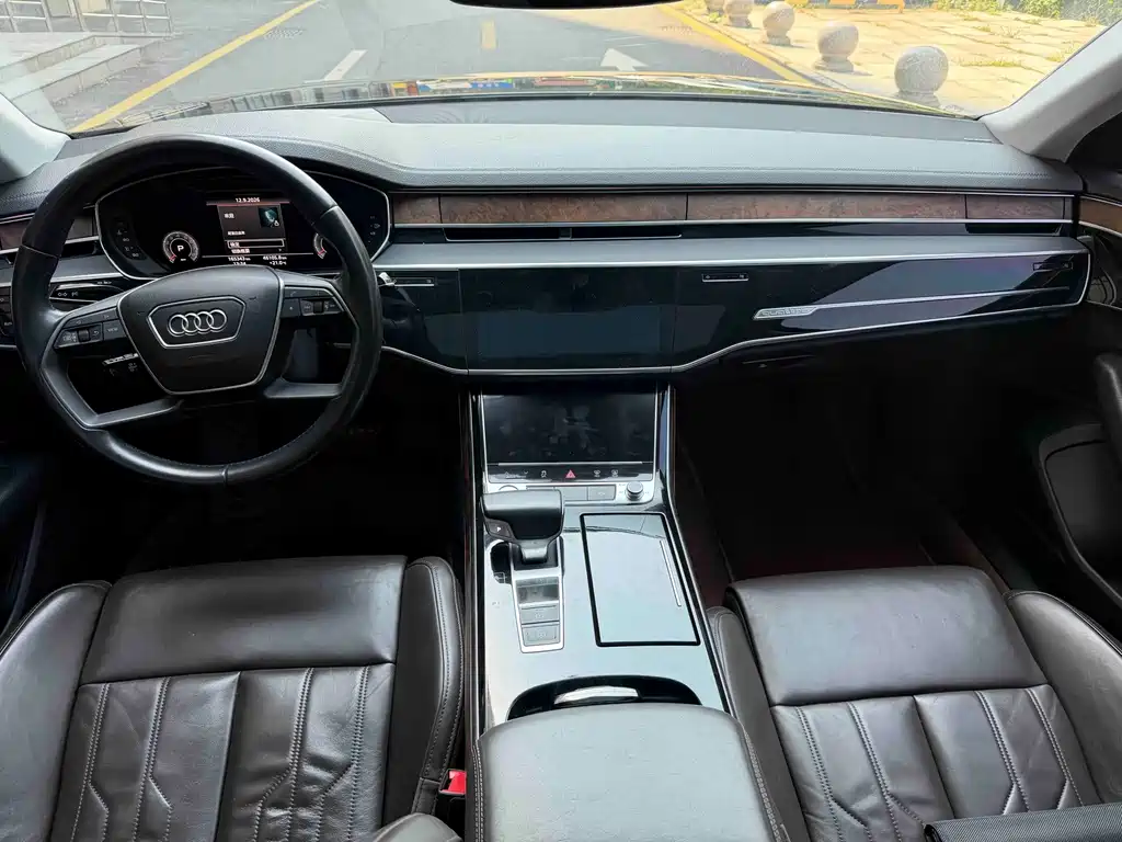 Audi A8 — фото 8