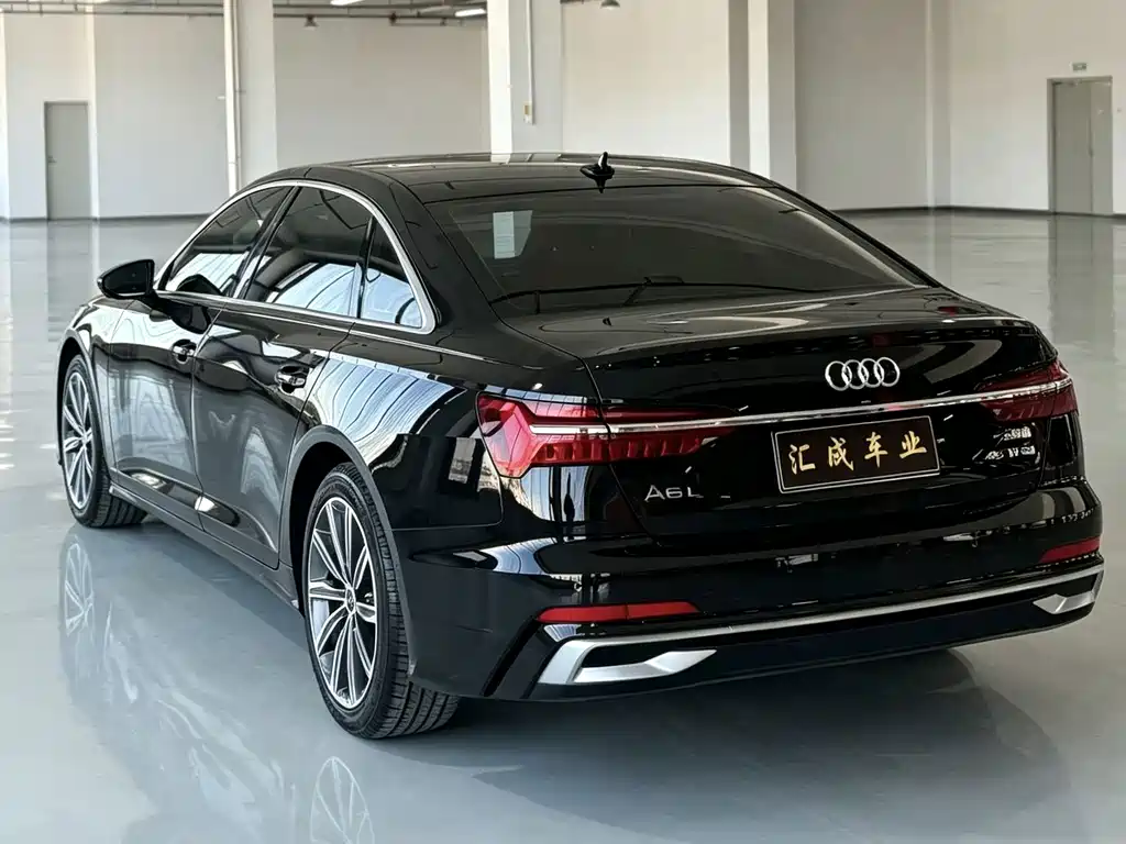 Audi A6L — фото 10