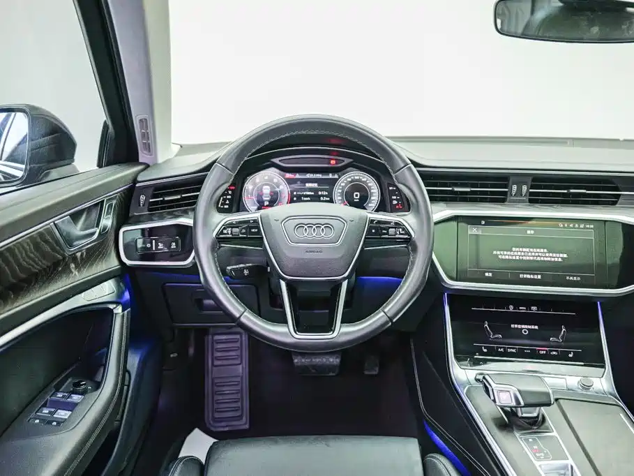 Audi A6L — фото 11
