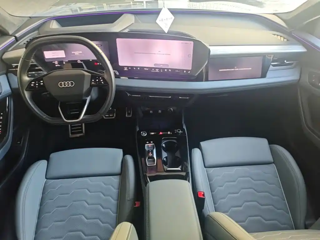 Audi Q6L e-tron — фото 14