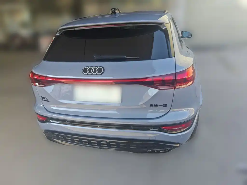 Audi Q6L e-tron — фото 8